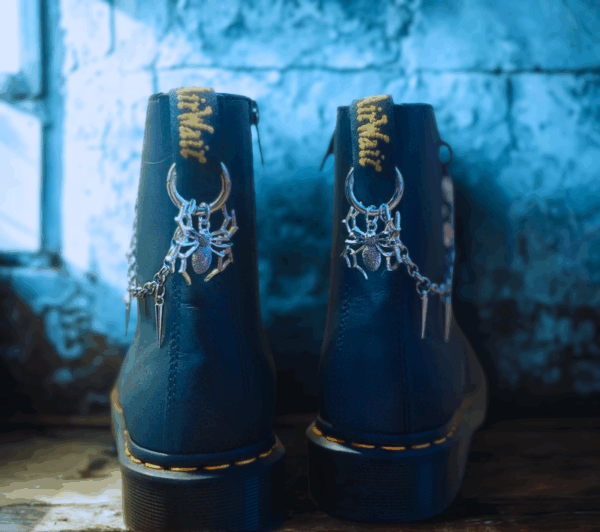 Chaîne de bottes “Toile d’Acier”