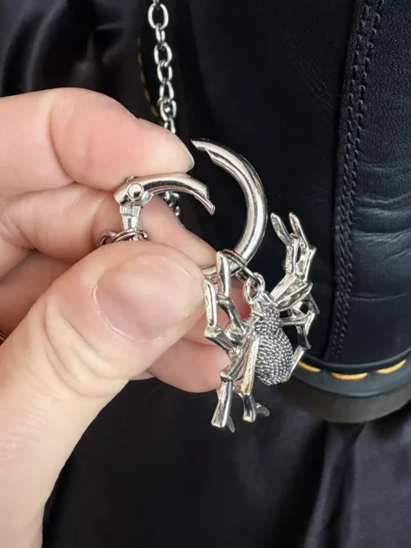 800af40a-6e81-4c03-bc4e-818e4456e62f Toile d’Acier