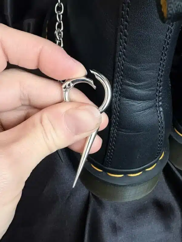 Larmes d’Acier - Chaînes de bottes