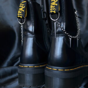 Larmes d’Acier - Chaînes de bottes