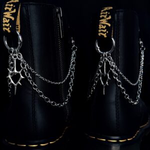 Chaîne de bottes “Barbelé Divin”