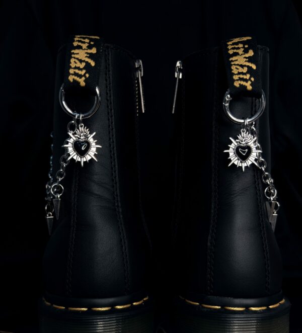 Cœur Maudit - Chaînes de bottes