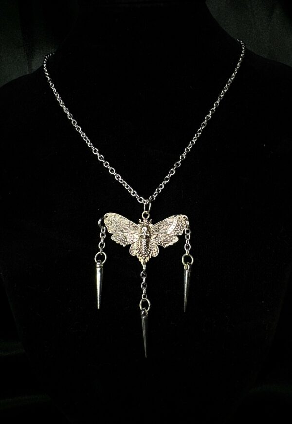 Collier “Murmure Funèbre”