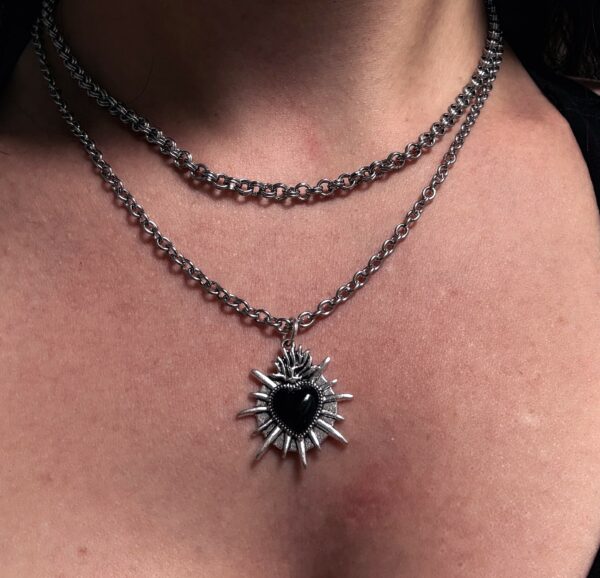collier cœur noir flamboyant