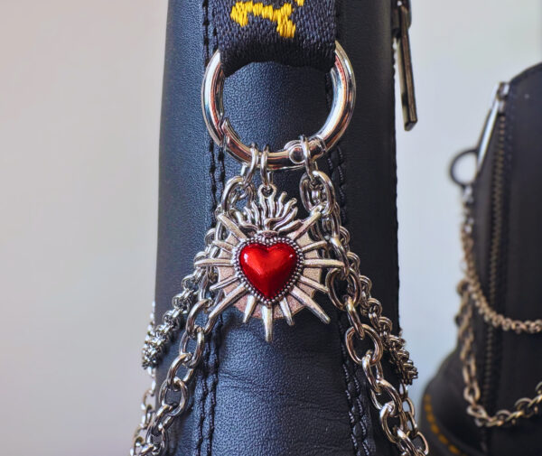 Chaîne de bottes “Cœur Ardent”
