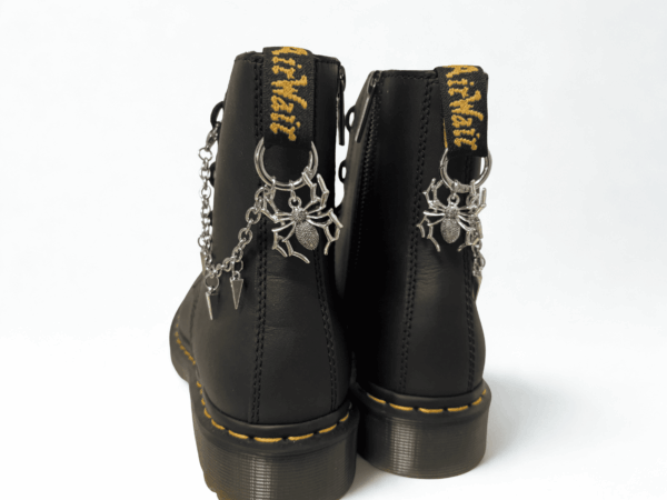 Chaîne de bottes “Toile d’Acier”