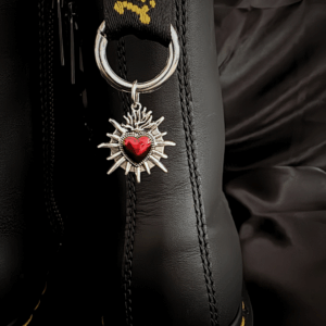 charm “Cœur de Flamme Écarlate”