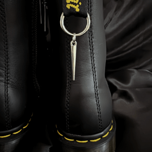 Charm de Bottes “Pique d’Acier”