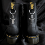 Charm de Bottes Croix d’Argent