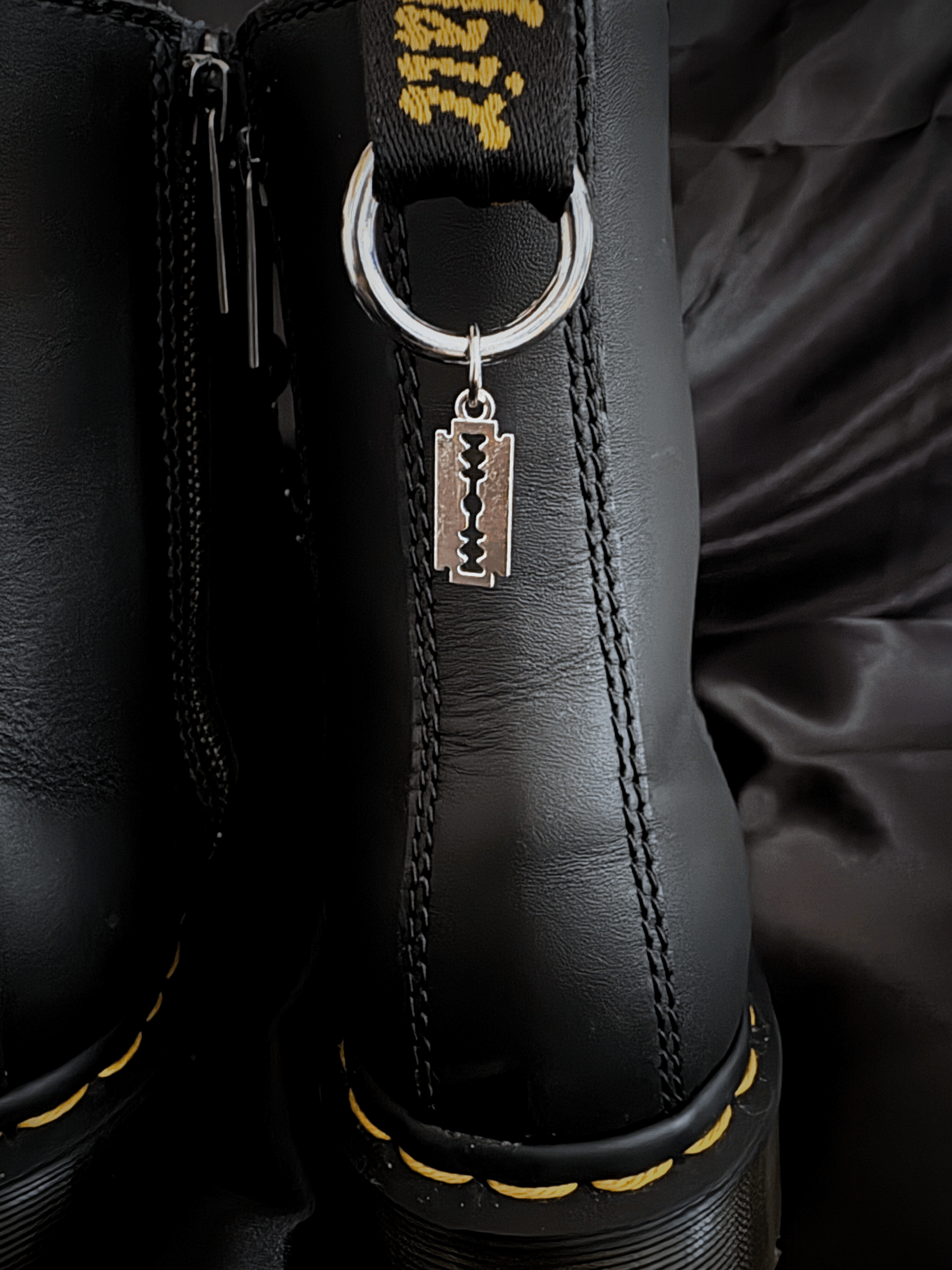 Design sans titre (52) Charm Lame d’Ombre