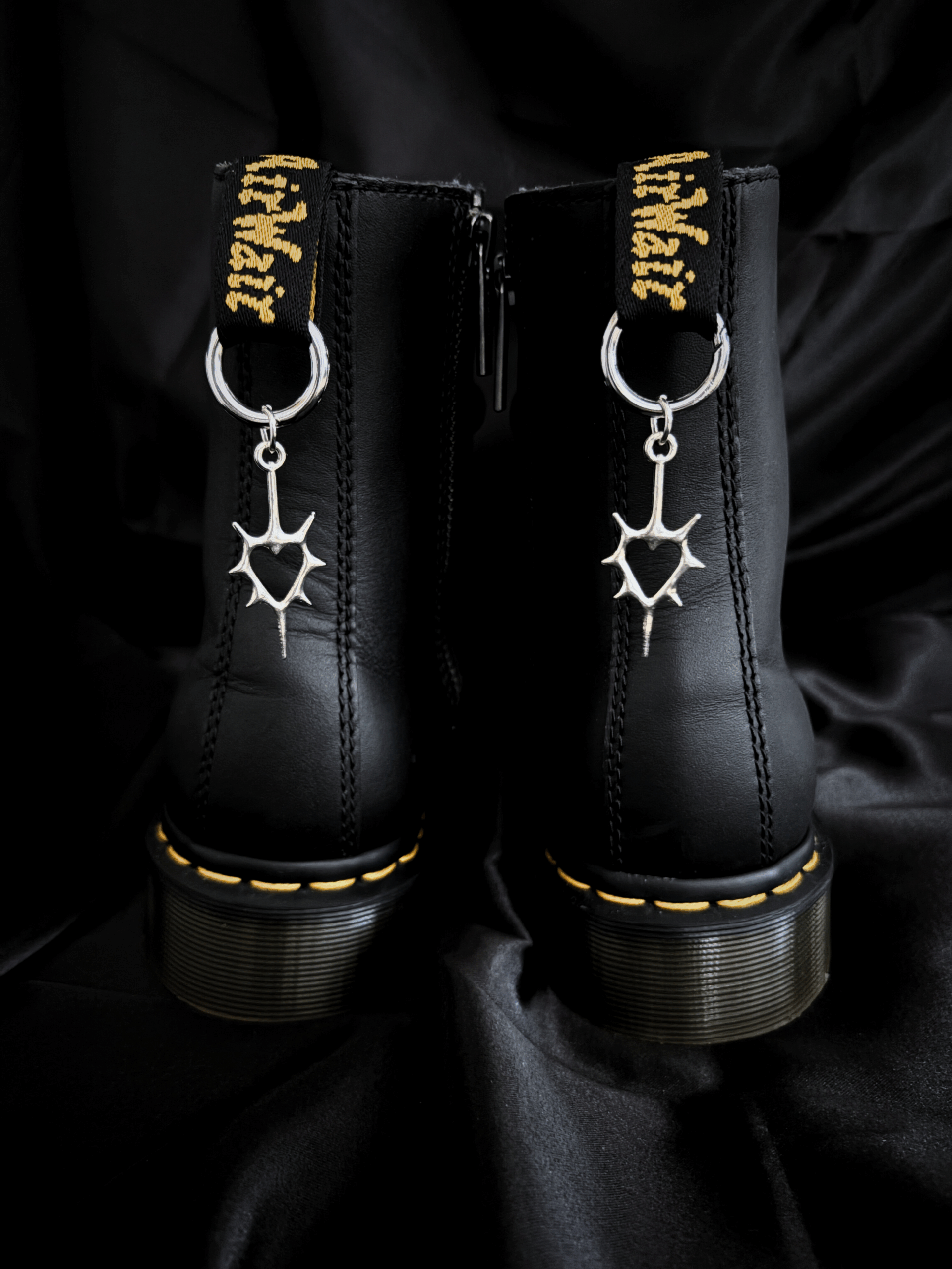 Charm de Bottes “Cœur Épineux”