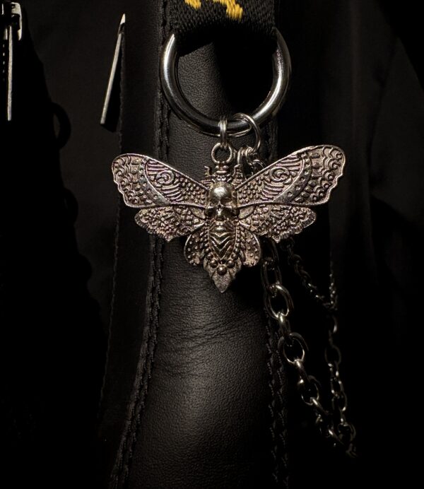 Chaine de bottes Papillon Tête de Mort & Chaînes Argentées