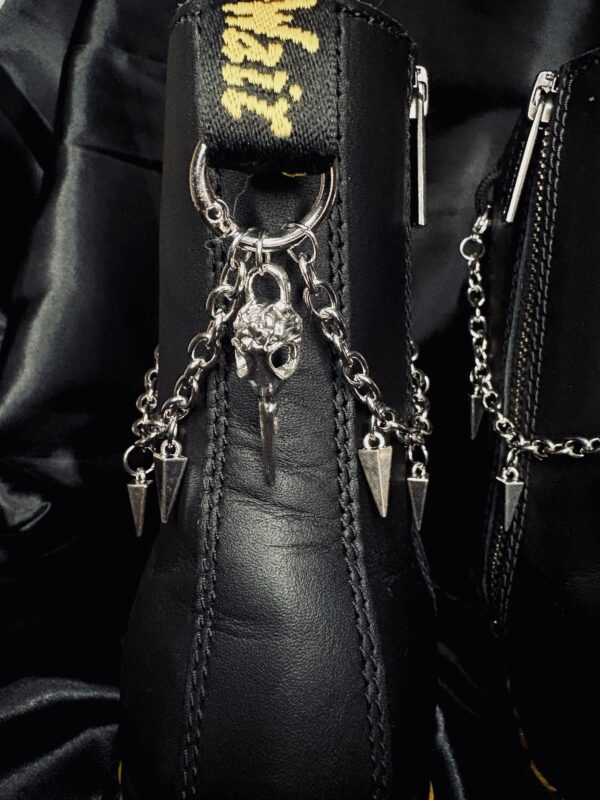 Chaîne de Bottes “Cranium Spikes”