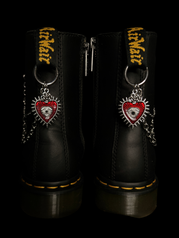 chaine de bottes heart of visions chaine de bottes heart of visions