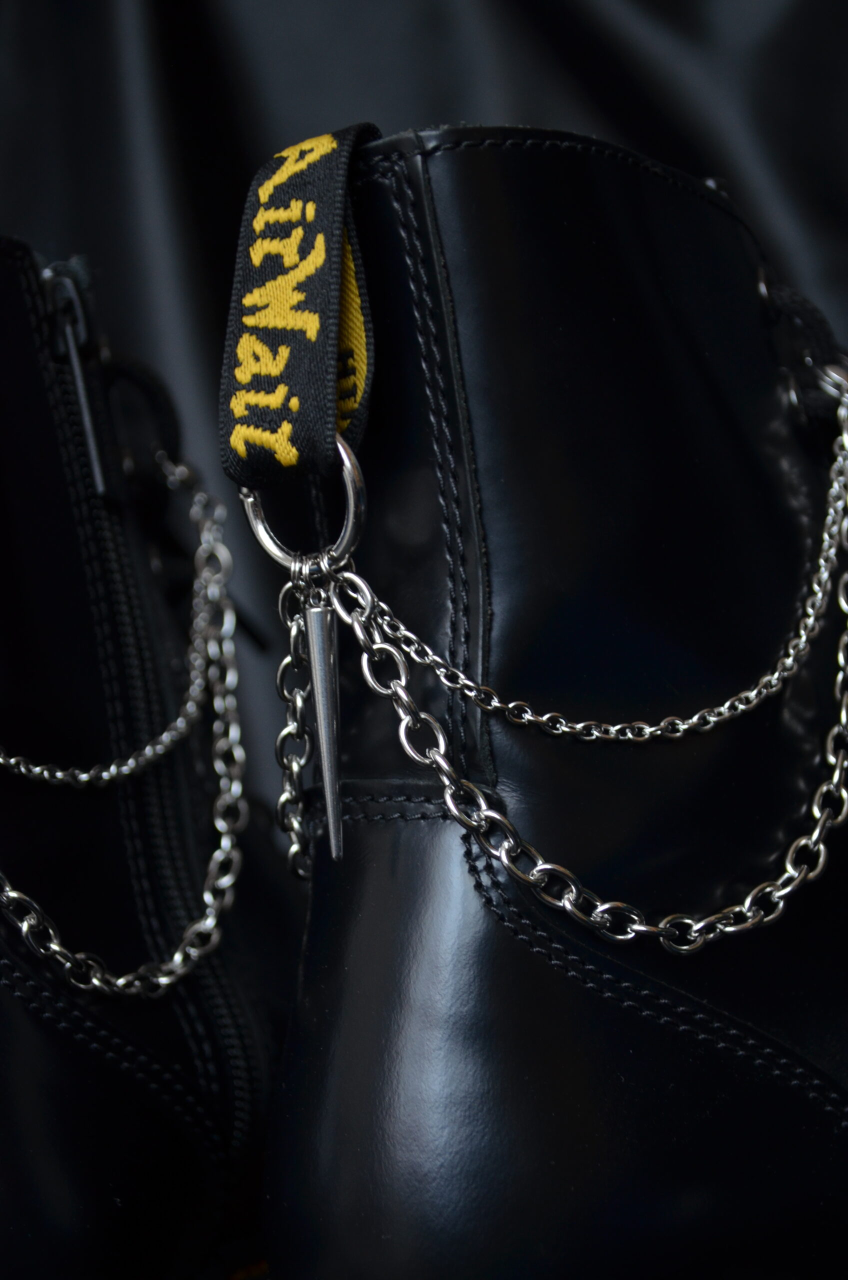 Dark Veil Chains – Chaines de bottes