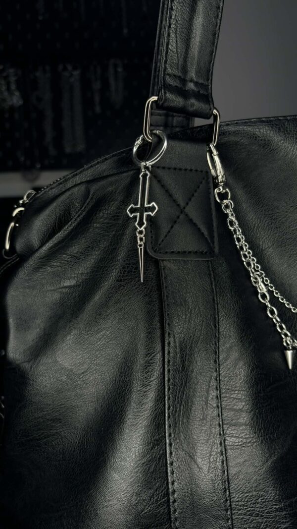 porte clé heretic spade cross