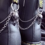 chaîne de bottes gothique crâne d'oiseau