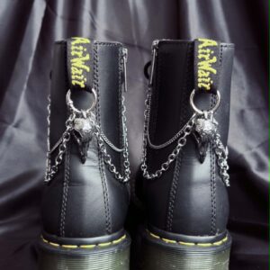 chaîne de bottes gothique crâne d'oiseau