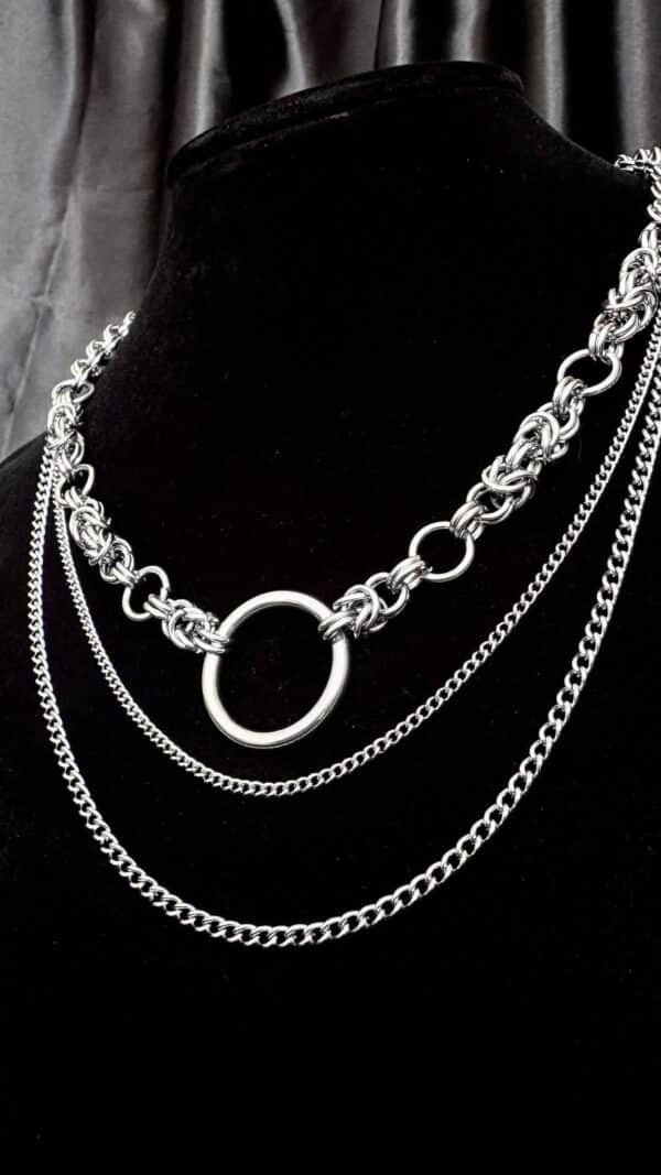 5752a409-e370-4f67-98c6-02b00eabee92 Nyx – Collier