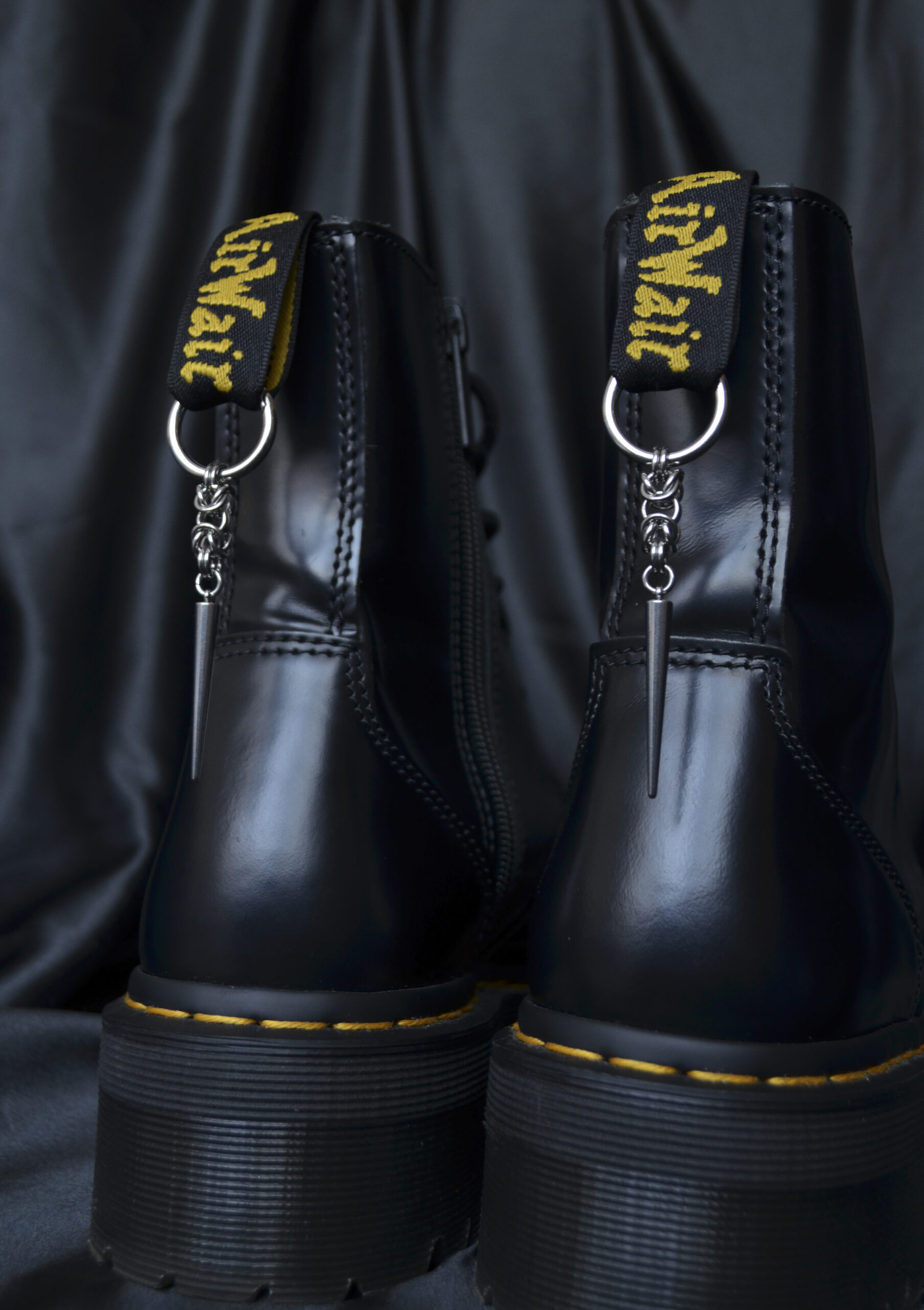 Requiem – Charms de Bottes
