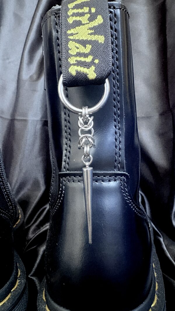 Requiem – Charms de Bottes